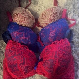 Multi-coloured lace push-up bras in Pink, blue, and white #lingerie
